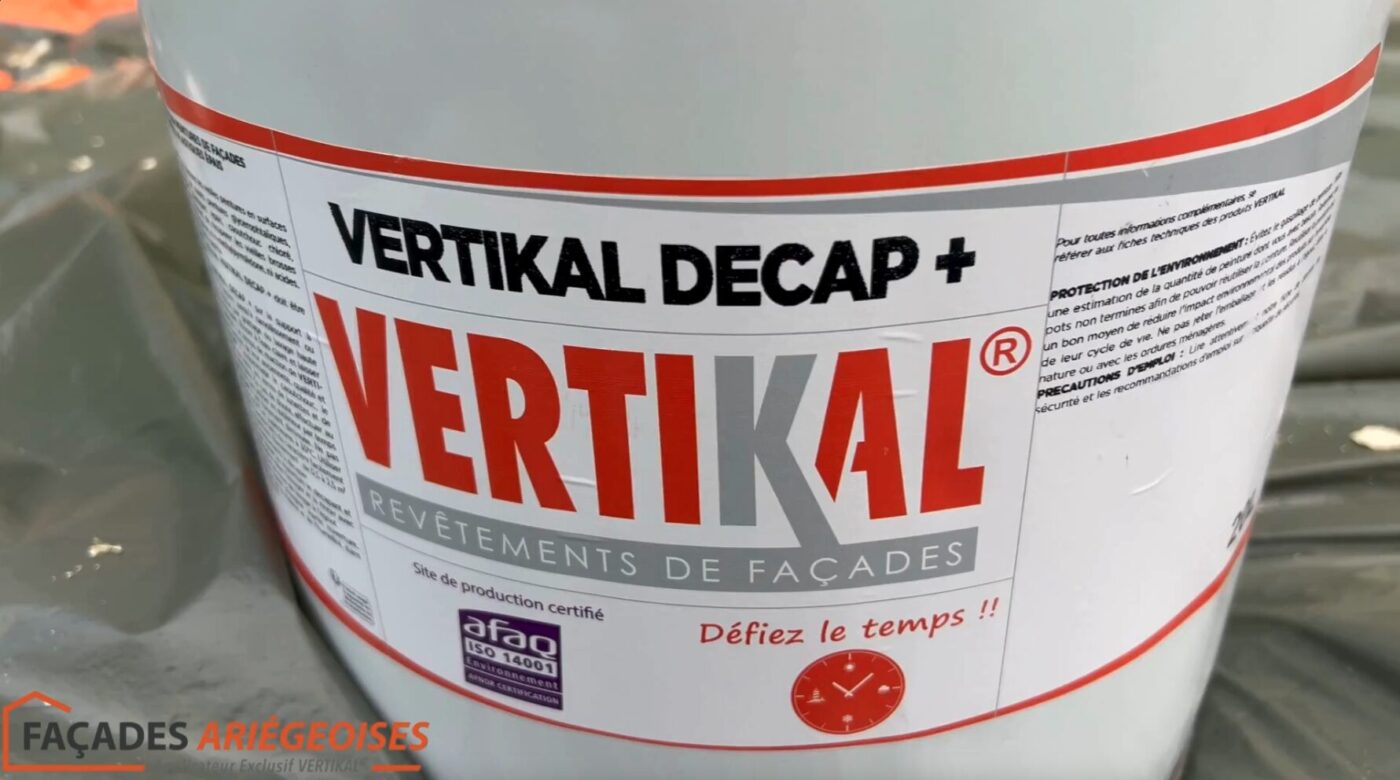 Pot de peinture VERTIKAL pour revêtements de façades, Façades Ariégeoises.