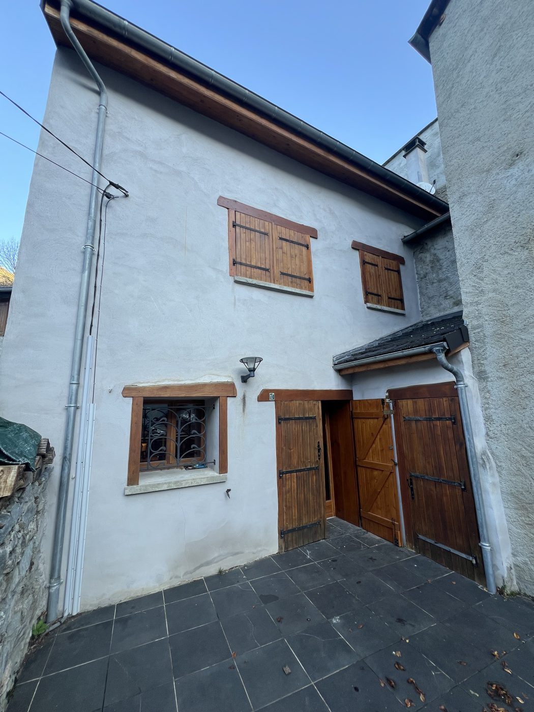 Avant travaux de ravalement des façades à Mazères, état d'origine - Façades Ariégeoises
