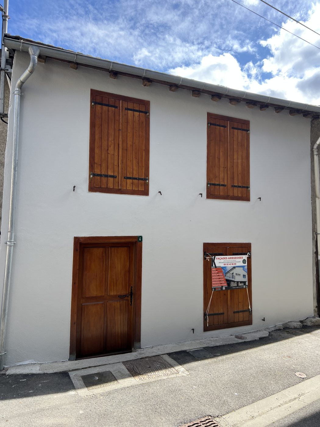 Façade après nettoyage à Foix, propreté retrouvée - Façades Ariégeoises