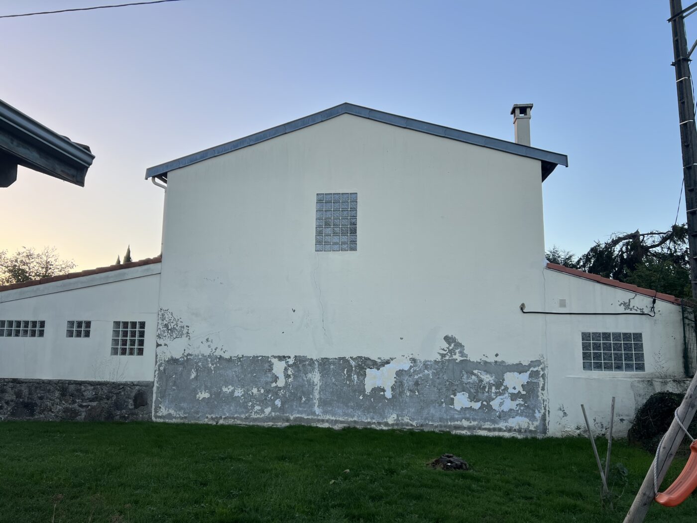 Avant travaux de rénovation de façade à Tarascon-sur-Ariège, état d'origine - Façades Ariégeoises