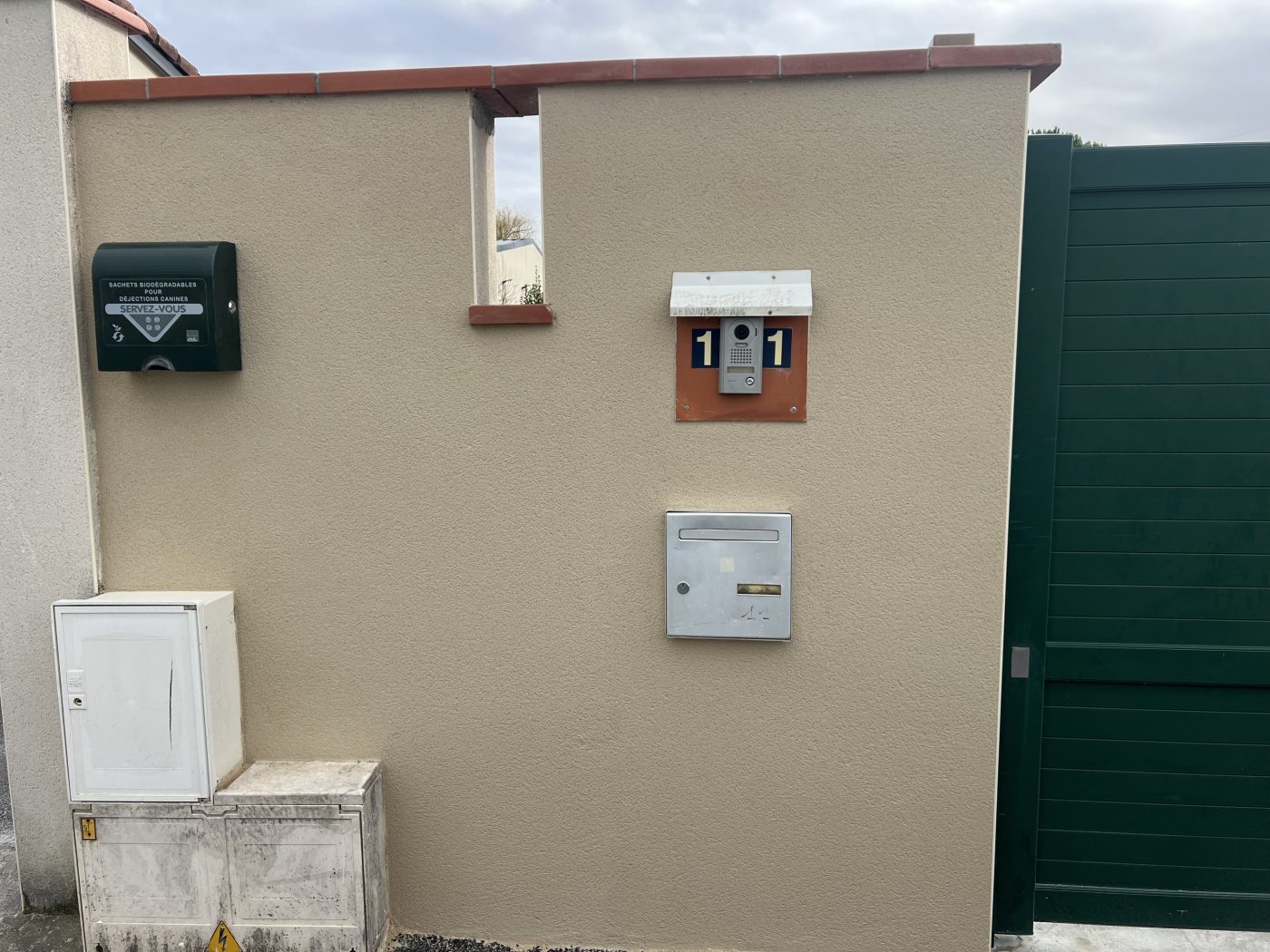 Maison après traitement contre les remontées d'humidité des façades à Pamiers - Ravalement effectué - Façades Ariégeoises