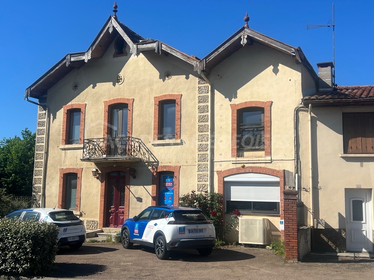 Façades Ariégeoises d’une maison ancienne à deux étages